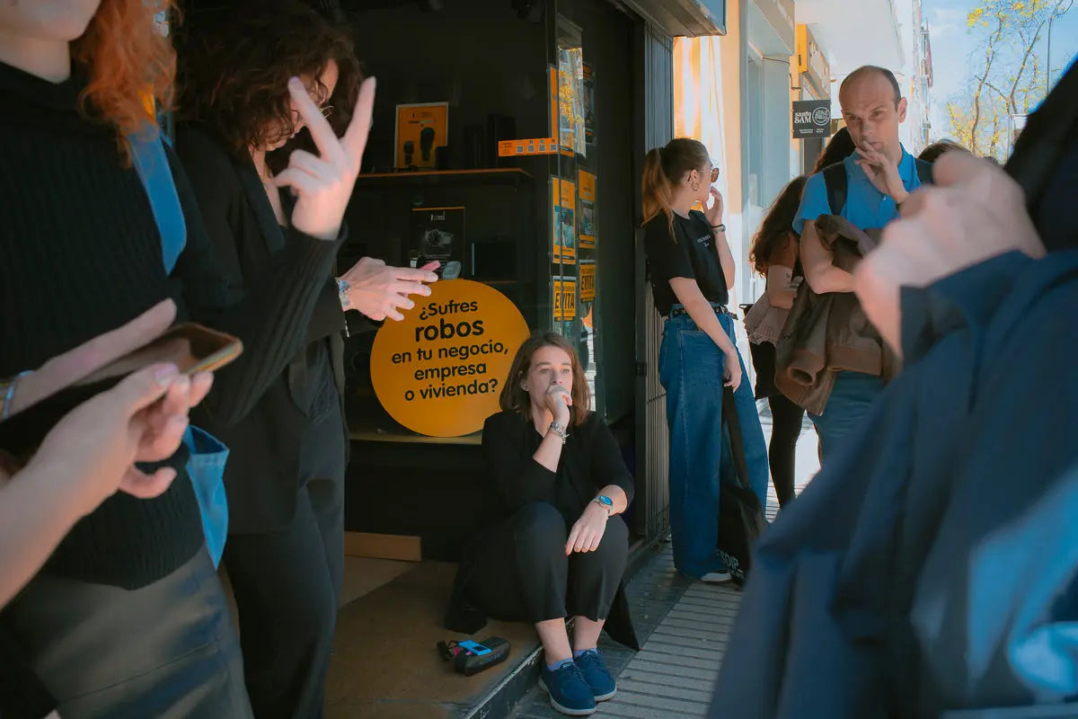 Street-Assignment-26-Hands-and-Gestures Framelines