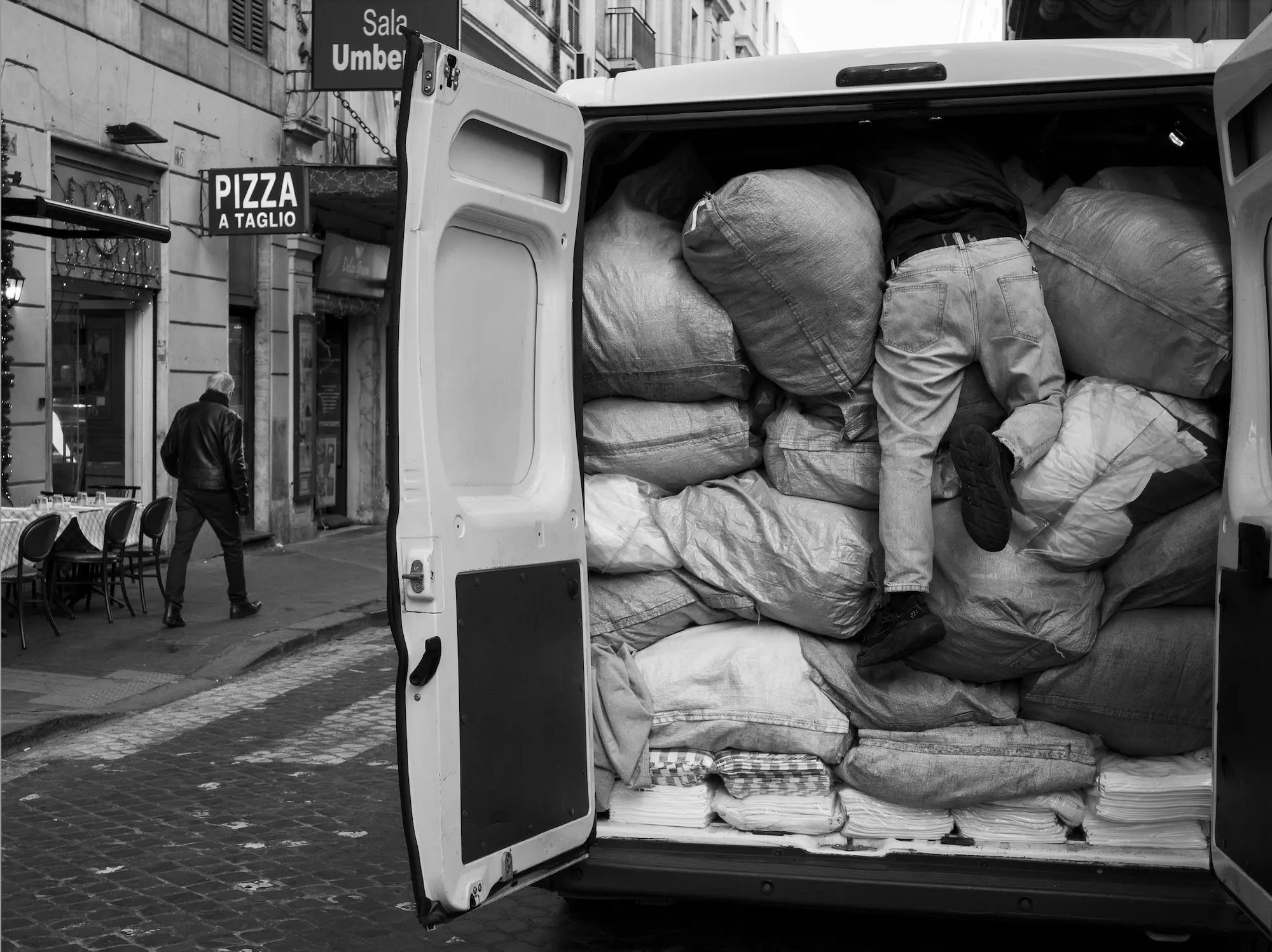 Street-Assignment-24-Black-and-White Framelines